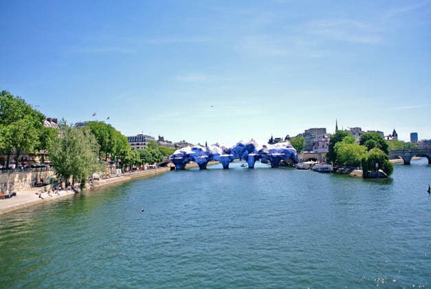 Pont Neuf Cave Unveiled To Parisians - Paris The Pont Neuf cave, JR s ephemeral monumental work measuring 120 meters long and 18 meters high, is unveiled to Parisians, on May 22, 2026, before its official opening on June 6, paying homage to Christo and Jeanne-Claude s 1985 work The Pont Neuf Wrapped and remaining visible until June 28, 2026. Photo by Karim Ait Adjedjou ABACAPRESS.COM Paris France  Copyright: xAitxAdjedjouxKarim ABACAx