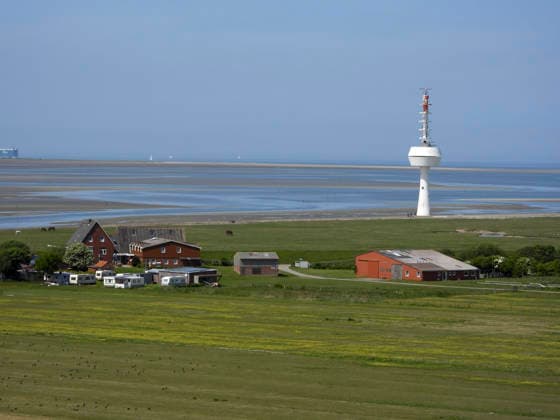 CNTV NEUWERK On the north-western shore of the island of Neuwerk is the 52-meter-high New Radar Tower 22 05 2026 Since 1310, the listed Neuwerk weir and lighthouse has dominated the island as the oldest secular building in Hamburg and the oldest lighthouse on the German North Sea coast This unique building is now being extensively renovate
