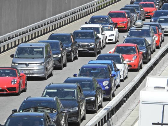 23 05 2026 Switzerland Canton Uri Traffic jam picture Whitsun traffic jam on the Gotthard highway