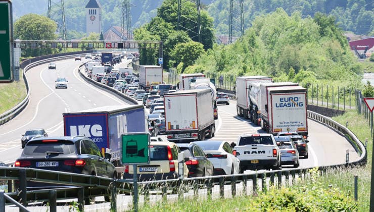 23 05 2026 Switzerland Canton Uri Traffic jam picture Whitsun traffic jam on the Gotthard highway