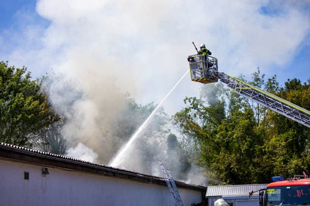 Fire breaks ou