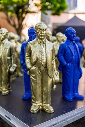 Adenauer art installation in Bad Honnef 23 05 26 Art installation by artist Ottmar Hörl with 200 gold and blue sculptures of the first Federal Chancellor Konrad Adenauer on the church square in Bad Honnef The presentat Copyright: xMarcxJohnx