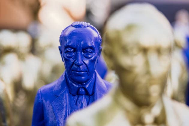 Adenauer art installation in Bad Honnef 23 05 26 Art installation by artist Ottmar Hörl with 200 gold and blue sculptures of the first Federal Chancellor Konrad Adenauer on the church square in Bad Honnef The presentat Copyright: xMarcxJohnx