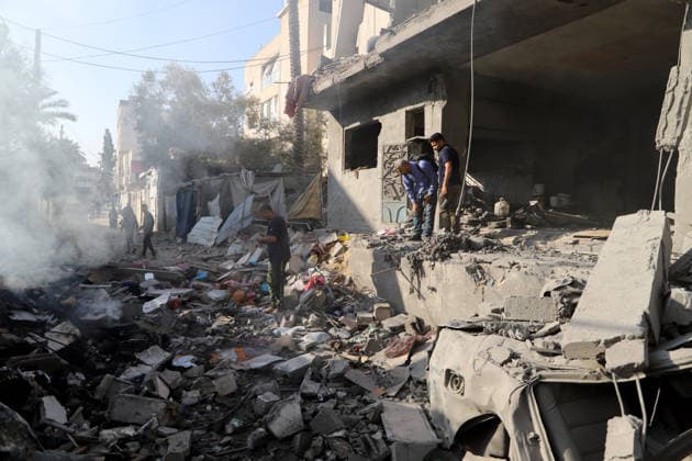 Israeli attacks continue in Gaza DEIR AL-BALAH, GAZA, PALESTINE - MAY 24: Palestinians inspect the rubble after the Israeli army demolished a building in western Deir al-Balah late at night despite the ceasefire, following threats forcing residents to flee the area on May 24, 2026, in Deir al-Balah, Gaza. Khalil Ramzi Alkahlut Anadolu Deir Al Balah Gaza. Editorial use only. Please get in touch for any other usage.  Copyright: x2026xAnadoluxKhalilxRamzixAlkahlutx