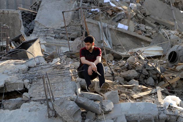Israeli attacks continue in Gaza DEIR AL-BALAH, GAZA, PALESTINE - MAY 24: Palestinians inspect the rubble after the Israeli army demolished a building in western Deir al-Balah late at night despite the ceasefire, following threats forcing residents to flee the area on May 24, 2026, in Deir al-Balah, Gaza. Khalil Ramzi Alkahlut Anadolu Deir Al Balah Gaza. Editorial use only. Please get in touch for any other usage.  Copyright: x2026xAnadoluxKhalilxRamzixAlkahlutx