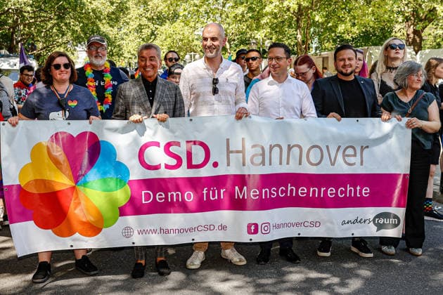 CSD Hannover 2026 Motto We are writing the future Equal Rights Self-determined Queer Leading the demonstration from left to right Nadine Rochlitzer, Board Andersraum e V , Michel Friedman, publicist and talk show host Belit Onay Bündnis90 Die Grünen , Lord Mayor of the State Capital Hannover Falko Mo