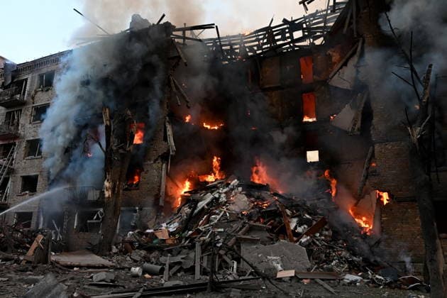 May 24, 2026, Kyiv, Ukraine: Firefighters work at the scene of a fire in a destroyed apartment building as a result of a Russian missile attack. A large ballistic missile attack pounded Kyiv early on May 24, authorities said, wounding at least five people after Moscow threatened retaliation for strikes in Russian-occupied eastern Ukraine. Kyiv Ukraine  - ZUMAs197 20260524_aaa_s197_019 Copyright: xAleksandrxGusevx
