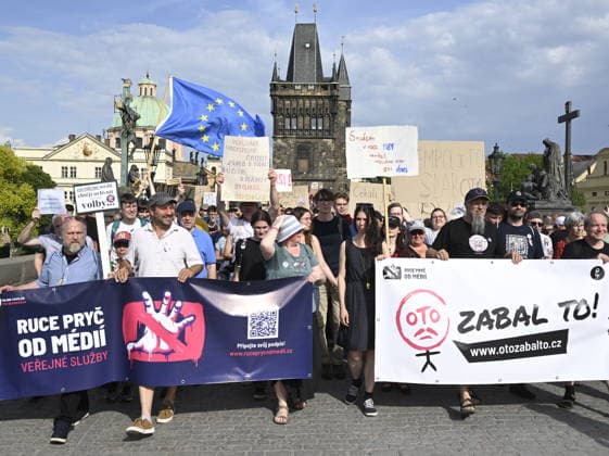 News Bilder des Tages Millions Moments association organises march in Prague to Government Office in support of public Czech Television and Czech Radio, Prague, Czech Republic, on May 24, 2026. (CTKxPhoto MichalxKrumphanzl) CTKPhotoP2026052405382  CTKPhotoP2026052405382
