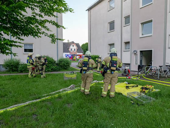 Apartment in Lehrte on fire In Schützenstraße in Lehrte, an apartment on the upper floor burned down completely early on Whit Monday Copyright: xBerndxGüntherx