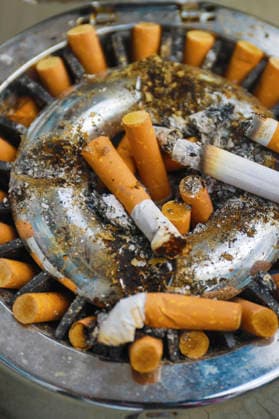 Smoking outdoors is generally permitted in Germany, but there are important exceptions and increasing restrict Foto:xB.xSchubertx xFuturexImagex aschenbecher_6502