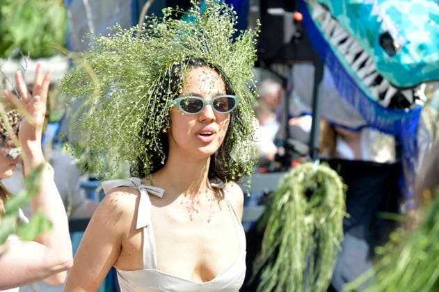 The parade for the 30th Carnival of Cultures passes through Berlin Friedrichshain Around 4,000 participants in around 67 different groups and floats take part in the parade Berlin, 24 05 2026 Foto:xM.xBehrensx xFuturexImagex karneval_6527
