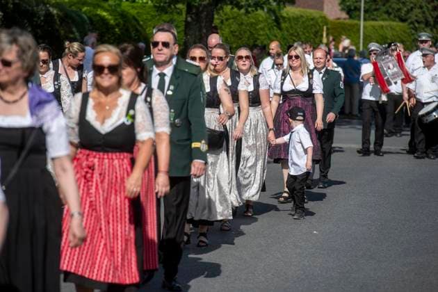 Schützenfest with parade in Großenbaum 24 05 2026 in Duisburg FOR EDITORIAL PURPOSES ONLY EDITORIAL USE ONLY p Schützenfest with parade in Großenbaum 24 05 2026 in Duisburg Germany NRW Duisburg Copyright DanielxAttia Copyright: DanielxAttia doc85zvtzrf4sl8h2d4pjl ,EDITORIAL USE ONLY Copyright: DanielxAttia