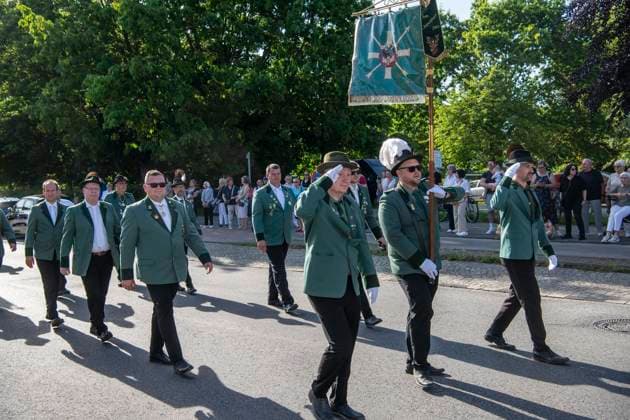 Schützenfest with parade in Großenbaum 24 05 2026 in Duisburg FOR EDITORIAL PURPOSES ONLY EDITORIAL USE ONLY p Schützenfest with parade in Großenbaum 24 05 2026 in Duisburg Germany NRW Duisburg Copyright DanielxAttia Copyright: DanielxAttia doc85zvv20rl419ypf312zu ,EDITORIAL USE ONLY Copyright: DanielxAttia
