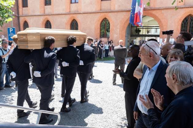 May 24, 2026, Pollenzo, Cn, Italy: Funeral ceremony for Carlo Petrini, founder of Slow Food, the Terra Madre food fair, and the University of Pollenzo. Pollenzo, May 24, 2026 Pollenzo Italy  - ZUMAa289 20260524_zia_a289_106 Copyright: xSelenexDanielex xAgfx