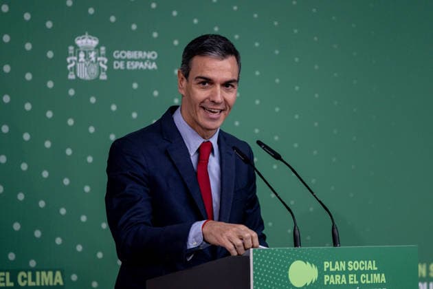 Sánchez closes the presentation ceremony of the proposed Social Plan for the Climate The President of the Government, Pedro Sánchez, during the closing ceremony of the presentation of the proposed Social Plan for the Climate, in Espacio Rastro, on May 25, 2026, in Madrid Spain The general objective of the Plan is to promote a socially just ecological transition, paying special attention to the effects of extending the market for emission allowances to sectors such as road transport and buildings, scheduled from 2027 25 MAY 2026 Madrid Madrid Madrid Spain  Copyright: xRicardoxRubiox 7548624