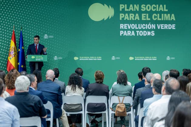 Sánchez closes the presentation ceremony of the proposed Social Plan for the Climate The President of the Government, Pedro Sánchez, during the closing ceremony of the presentation of the proposed Social Plan for the Climate, in Espacio Rastro, on May 25, 2026, in Madrid Spain The general objective of the Plan is to promote a socially just ecological transition, paying special attention to the effects of extending the market for emission allowances to sectors such as road transport and buildings, scheduled from 2027 25 MAY 2026 Madrid Madrid Madrid Spain  Copyright: xRicardoxRubiox 7548626