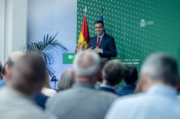 Sánchez closes the presentation ceremony of the proposed Social Plan for the Climate The President of the Government, Pedro Sánchez, during the closing ceremony of the presentation of the proposed Social Plan for the Climate, in Espacio Rastro, on May 25, 2026, in Madrid Spain The general objective of the Plan is to promote a socially just ecological transition, paying special attention to the effects of extending the market for emission allowances to sectors such as road transport and buildings, scheduled from 2027 25 MAY 2026 Madrid Madrid Madrid Spain  Copyright: xRicardoxRubiox 7548629