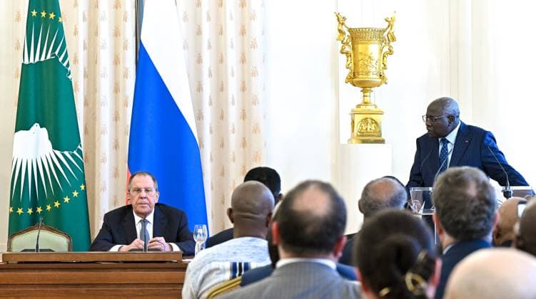 Russia Africa Day 9173276 25.05.2026 Russian Foreign Minister Sergey Lavrov and Cameroonian Ambassador to Russia Mahamat Paba Sale, right, attend a gala reception for heads of diplomatic missions to mark Africa Day in Moscow, Russia. Kristina Solovyova Sputnik Moscow Russia  Copyright: xKristinaxSolovyovax