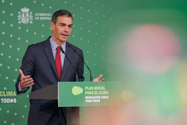 Prime Minister of Spain, Pedro Sanchez, closes the presentation event for the proposed Social Climate Plan in Madrid - 25 May 2026 Prime Minister of Spain, Pedro Sanchez, speaks during the presentation event for the proposed Social Climate Plan. Spain’s Prime Minister, Pedro Sanchez, presented the proposed Social Climate Plan, endowed with more than Ä9 billion, co-financed by the European Union’s Social Climate Fund and 25% by the Spanish Government. The plan is aimed at promoting greater efficiency, equity and social justice while supporting citizens in response to the expansion of the European emissions trading market to transport and residential buildings. The plan will mobilize Ä4.7 billion to help the most vulnerable households join Copyright: xGuillermoxGutierrezxCarrascalx xSOPAxImagesx 2026_05_25_Sanchez_Clima_20