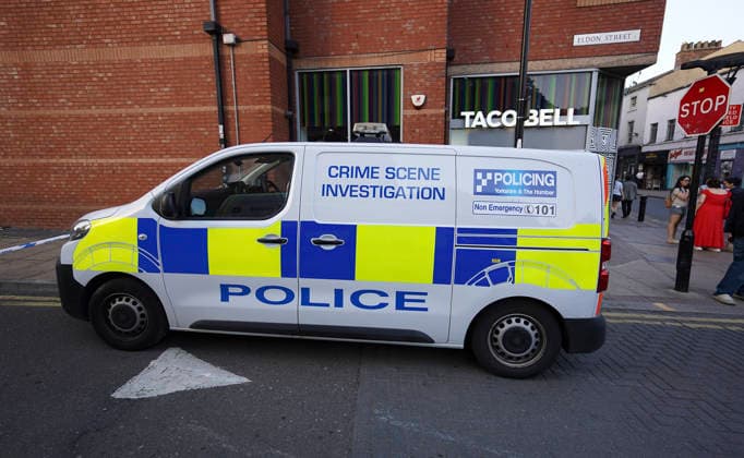 May 25, 2026, Sheffield, South Yorkshire, UK: Sheffield, UK. Police forensics at the scene in Sheffield, South Yorkshire, where a woman in her 30 s has died in a shooting outside bar in the early hours of Monday morning. Police have arrested three people in connection with the killing. Sheffield UK  - ZUMAl94_ 20260525_zaf_l94_071 Copyright: xIoannisxAlexopoulosx