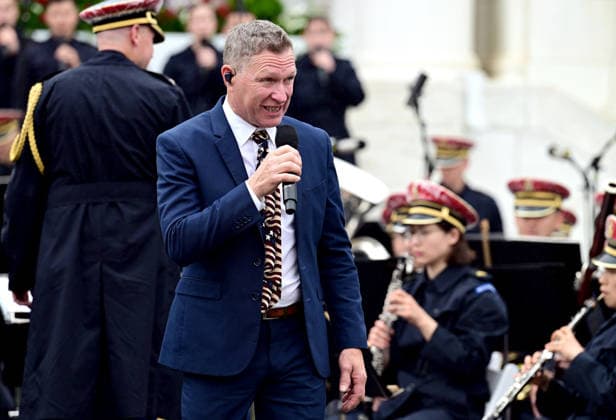 Craig Morgan performs after United States President Donald J Trump delivered remarks in the Amphitheater after laying a wreath at the Tomb of the Unknowns at Arlington National Cemetery in Arlington, Virginia on Memorial Day, Monday, May 25, 2026..Credit: Kyle Mazza Pool via CNP  KMZ4160copy KylexMazzax-xPoolxviaxCNP