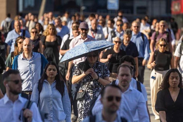 May 26, 2026, London, London, UK: London, UK. Commuters cross London Bridge in central London. According to the weather office, it will be another fine and dry day. High of 35Ã‚Â°C. London UK  - ZUMAl94_ 20260526_zaf_l94_001 Copyright: xMarcinxNowakx