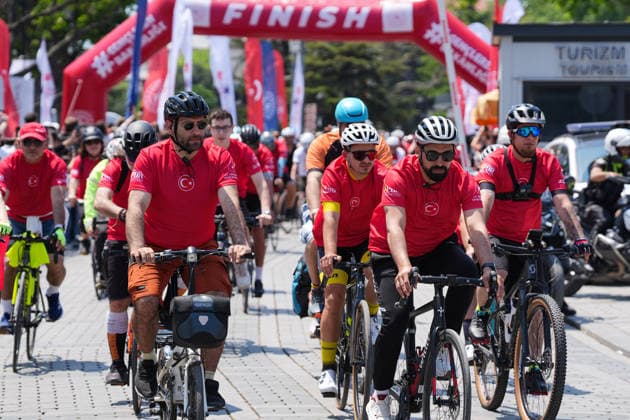 Turkey marks 19th May Commemoration of Ataturk, Youth and Sports Day in Istanbul - 19 May 2026 Cyclists take part in the May Commemoration of Atatürk, Youth and Sports Day Cycling. The 19th May Commemoration tour started in Sultanahmet Square and carried out on the historical peninsula and Dolmabahçe route. Istanbul Turkey Copyright: xIsmaelxAdnanx xSOPAxImagesx IADNAN_04277