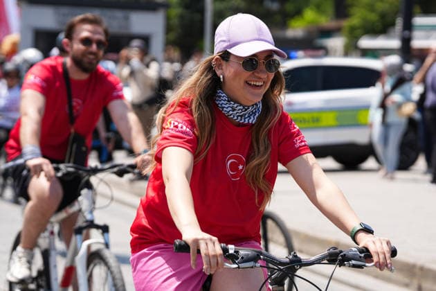 Turkey marks 19th May Commemoration of Ataturk, Youth and Sports Day in Istanbul - 19 May 2026 A female cyclist takes part in the May Commemoration of Atatürk, Youth and Sports Day Cycling. The 19th May Commemoration tour started in Sultanahmet Square and carried out on the historical peninsula and Dolmabahçe route. Istanbul Turkey Copyright: xIsmaelxAdnanx xSOPAxImagesx IADNAN_04278