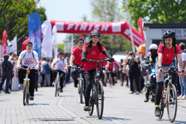 Turkey marks 19th May Commemoration of Ataturk, Youth and Sports Day in Istanbul - 19 May 2026 Cyclists take part in the May Commemoration of Atatürk, Youth and Sports Day Cycling. The 19th May Commemoration tour started in Sultanahmet Square and carried out on the historical peninsula and Dolmabahçe route. Istanbul Turkey Copyright: xIsmaelxAdnanx xSOPAxImagesx IADNAN_04280