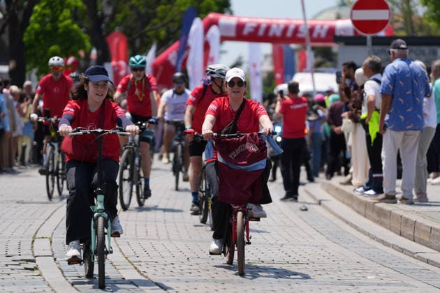 Turkey marks 19th May Commemoration of Ataturk, Youth and Sports Day in Istanbul - 19 May 2026 Cyclists take part in the May Commemoration of Atatürk, Youth and Sports Day Cycling. The 19th May Commemoration tour started in Sultanahmet Square and carried out on the historical peninsula and Dolmabahçe route. Istanbul Turkey Copyright: xIsmaelxAdnanx xSOPAxImagesx IADNAN_04281