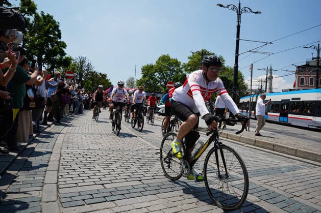 Turkey marks 19th May Commemoration of Ataturk, Youth and Sports Day in Istanbul - 19 May 2026 Cyclists take part in the May Commemoration of Atatürk, Youth and Sports Day Cycling. The 19th May Commemoration tour started in Sultanahmet Square and carried out on the historical peninsula and Dolmabahçe route. Istanbul Turkey Copyright: xIsmaelxAdnanx xSOPAxImagesx IADNAN_04285