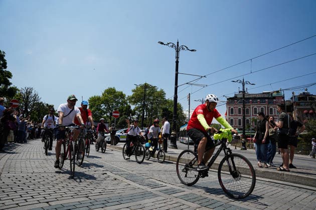 Turkey marks 19th May Commemoration of Ataturk, Youth and Sports Day in Istanbul - 19 May 2026 Cyclists take part in the May Commemoration of Atatürk, Youth and Sports Day Cycling. The 19th May Commemoration tour started in Sultanahmet Square and carried out on the historical peninsula and Dolmabahçe route. Istanbul Turkey Copyright: xIsmaelxAdnanx xSOPAxImagesx IADNAN_04286