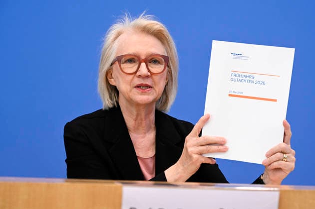 ABB BPK GUTACHTEN Prof Prof Prof Dr Dr h c Monika Schnitzer, Chairwoman Report on the presentation of the 2026 Spring Report of the German Council of Economic Experts at the BPK Federal Press Conference in Berlin on 27 05 2026 Berlin Germany