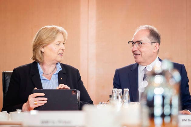 L R Baerbel Bas SPD , Federal Minister of Labor and Social Affairs, and Alexander Dobrindt CSU , Federal Minister of the Interior, recorded during a cabinet meeting in Berlin, 27 05 2026 Berlin Germany Copyright: xJulianexSonntagx