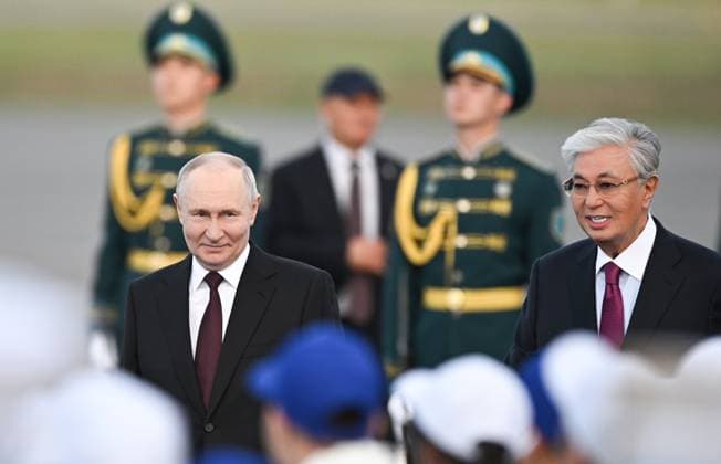 Kazakhstan Russia 9174617 27.05.2026 Russian President Vladimir Putin and Kazakh President Kassym-Jomart Tokayev attend a welcome ceremony upon Putin s arrival at Nursultan Nazarbayev International Airport in Astana, Kazakhstan. Sergey Bobylev Sputnik Astana Kazakhstan  Copyright: xSergeyxBobylevx