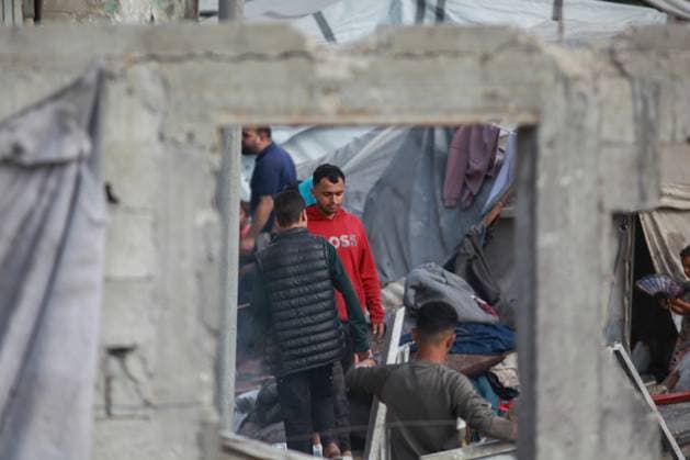 RECORD DATE NOT STATED Aftermath Of Israeli Airstrike In Gaza, Palestine Aftermath Of Israeli Airstrike In Gaza, Palestine May 28, 2026, Gaza, Palestine: Palestinians inspect the damage after an Israeli strike targeted an apartment building in the Rimal neighborhood in the northern Gaza Strip, Palestine .The targeted building and nearby tents suffered heavy destruction in the attack. Credit: Hashem Zimmo Thenews2(Foto: Hashem Zimmo Thenews2 imago images) Aftermath Of Israeli Airstrike In Gaza, Palestine  Copyright: xHashemxZimmox