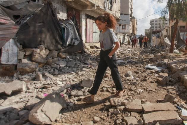 RECORD DATE NOT STATED Aftermath Of Israeli Airstrike In Gaza, Palestine Aftermath Of Israeli Airstrike In Gaza, Palestine May 28, 2026, Gaza, Palestine: Palestinians inspect the damage after an Israeli strike targeted an apartment building in the Rimal neighborhood in the northern Gaza Strip, Palestine .The targeted building and nearby tents suffered heavy destruction in the attack. Credit: Hashem Zimmo Thenews2(Foto: Hashem Zimmo Thenews2 imago images) Aftermath Of Israeli Airstrike In Gaza, Palestine  Copyright: xHashemxZimmox