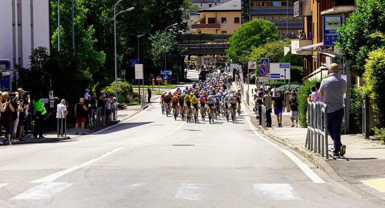 IPA85136980 - Trento ,Passage of the Giro d Italia In the photo: Passage of the Giro d Italia in Gardolo  Copyright: xAaronxGiordanix xAaronxGiordanix 85136980