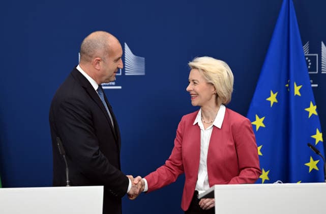 European Commission President Von der Leyen meets Bulgarian Prime Minister Zhelyazkov in Brussels BRUSSELS, BELGIUM - MAY 28: President of the European Commission Ursula von der Leyen (R) meets with Bulgarian Prime Minister Rossen Zhelyazkov (L) and delivers a joint press statement following their meeting, in Brussels, Belgium, on May 28, 2026. Dursun Aydemir Anadolu Brussels Belgium. Editorial use only. Please get in touch for any other usage.  Copyright: x2026xAnadoluxDursunxAydemirx