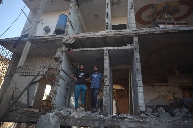 Palestinians Inspect House Hit in Israeli Strike in Gaza City Palestinians inspect the site of an Israeli strike on a house, which was pre-warned by the Israeli military to evacuate before the strike was carried out late on Thursday, at Shati (Beach) refugee camp in Gaza City, May 29, 2026. Photo by Mekael Bhar apaimages Gaza city Gaza Strip Palestinian Territory 290526_Gaza_MB_00(2) Copyright: xapaimagesxMekaelxBharx xapaimagesx