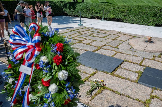 May 29, 2026, Arlington, Virginia, United States: A ceremonial wreath is laid at the gravesite of President JOHN F. KENNEDY during a wreath-laying ceremony marking what would have been his 109th birthday at Arlington National Cemetery. Arlington United States - ZUMAk206 20260529_znp_k206_021 Copyright: xMattxKaminskyx
