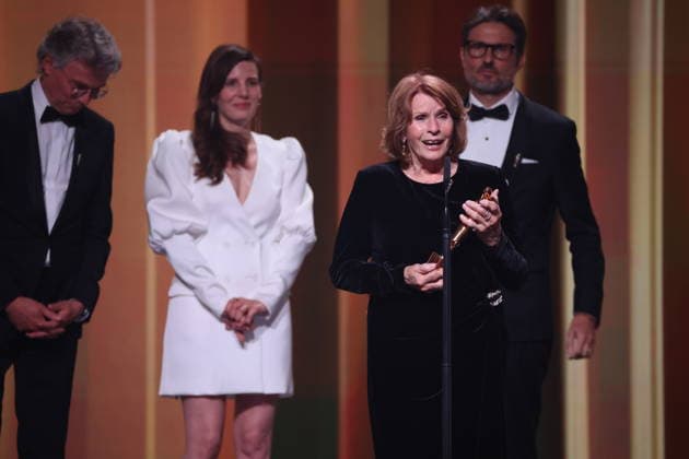 GERMAN FILM AWARD 2026 SHOW Ingo Fliess, Mia Maariel Meyer u Simon Verhoeven Laudator inside and Senta Berger Â- ACH, DIESE LÜCKE, DIESE ENTSETZLICHE LÜCKE BESTE WEIBLICHE HAUPTROLLE at the DEUTSCHER FILMPREIS 2026 award ceremony in Berlin Copyright: xEventpressxFuhrx