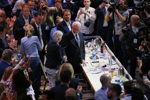 Berlin, Germany, 30 05 2026 Estrel 77 FDP Federal Party Conference Marie Agnes Strack Zimmermann congratulates Wolfgang Kubicki after his election as party leader Copyright: xdtsxNachrichtenagenturx dts_121188