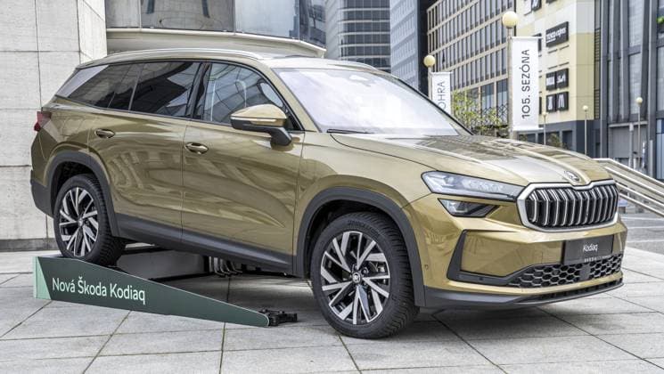 Bratislava, Slowakei — 2. November 2024: Neues Auto Skoda Kodiaq. Modell 2024 Bratislava, Slovakia - November, 2, 2024 : New Skoda Kodiaq car. 2024 model Copyright: imageBROKER StefanxSutka ibliqx17729997.jpg