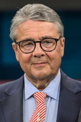 in the picture from l Sigmar Gabriel SPD former party chairman and vice chancellor, GER, Berlin, hart aber fair Polittalk, TV, format, with presenter Louis Klamroth, Das Erste, 01 06 2026, Copyright: HMBxMedia UwexKoch