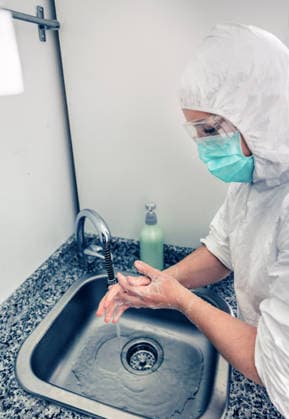 hygiene,desinfektion,hände waschen,reinheit,sauberkeit,händewaschen ** hygiene,disinfection,washing hands,hygienes,disinfections,wash,washing 539-tjp ,model released, Symbolfoto