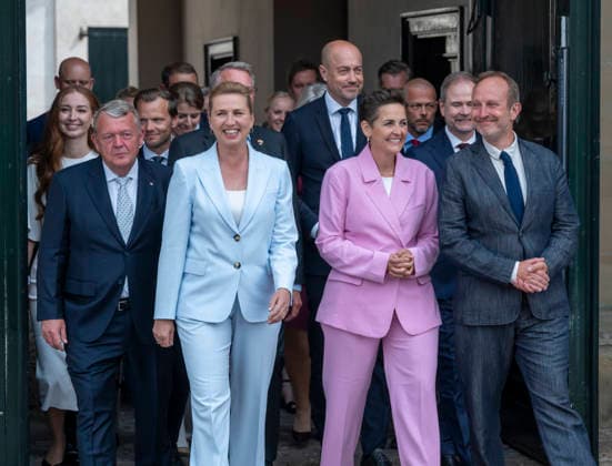 COPENHAGEN 2026 06 03 Foreign Minister Lars Lokke Rasmussen, Prime Minister Mette Frederiksen, Minister for Economic Affairs and the Interior Pia Olsen Dyhr and Minister for Trade and Industry Martin Lidegaard in the lead as Denmarks new government is presented outside Amalienborg in Copenhagen on Wednesday COPENHAGEN DENMARK x50090x  Copyright: xJohanxNilssonx xTTx NY REGERING DANMARK Df0q2I0IyYY