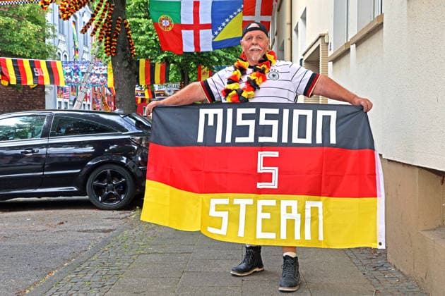 Flags Achim and Rullichstraße Flags Achim Achim Klimmeck is a well-known soccer superfan from Essen He transforms his neighborhood in Rullichstraße Essen Altendorf into an impressive sea of flags during major tournaments, such as the European Championships To do this, he often puts up hundreds of flags in weeks of work Essen North Rhine-Westphalia Germany Altendorf