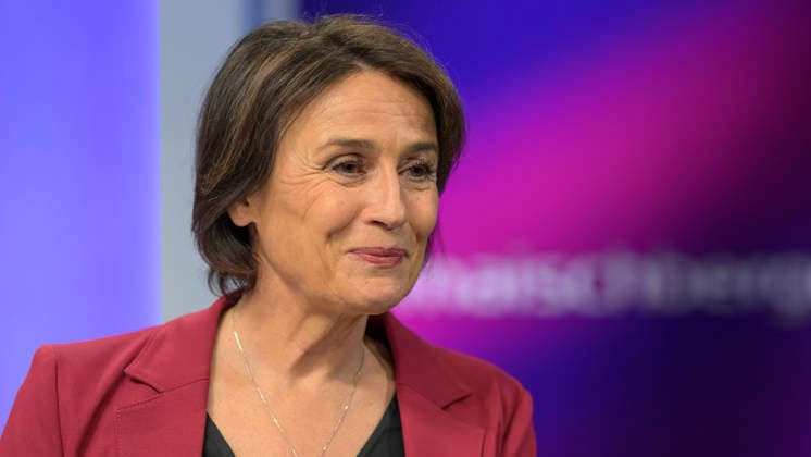 v l Sandra Maischberger, GER, Berlin, Studio, as a guest on Maischberger, political talk show, TV, format, with presenter Sandra Maischberger, Das Erste, from Adlershof Am Studio 20, 03 06 2026, Copyright: HMBxMedia UwexKoch