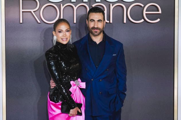Jennifer Lopez and Brett Goldstein at the premiere of the Netflix film Office Romance at the BFI Southbank London, 03 06 2026 Foto:xJ.xEdwardsx xFuturexImagex romance_london_6641